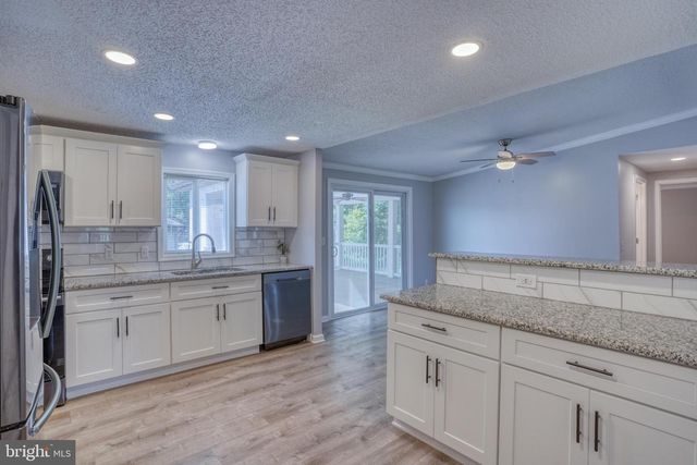 1077 DINAHS CORNER RD, Dover, DE 19904