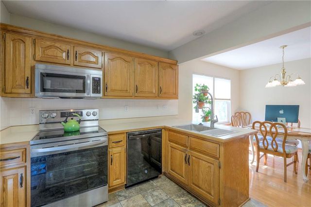 117 Tess Drive, Lee's Summit, MO 64081