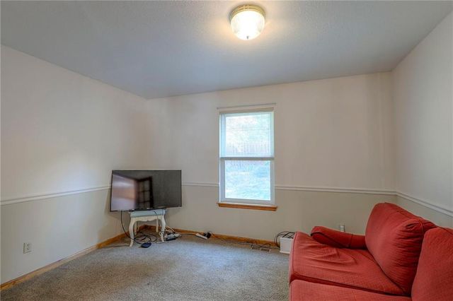 117 Tess Drive, Lee's Summit, MO 64081