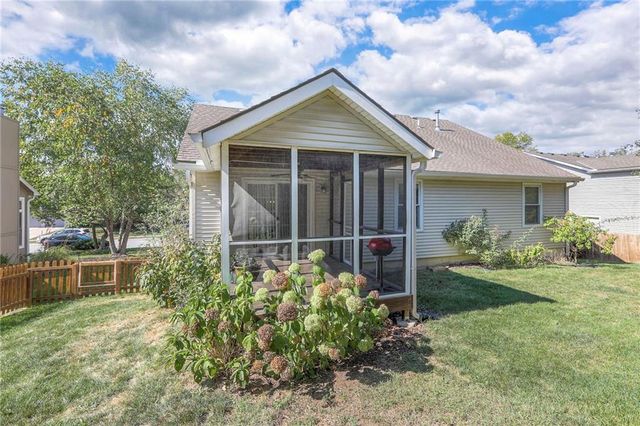 117 Tess Drive, Lee's Summit, MO 64081