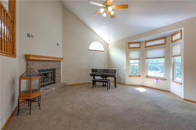 117 Tess Drive, Lee's Summit, MO 64081