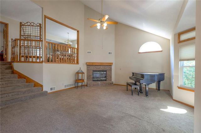 117 Tess Drive, Lee's Summit, MO 64081