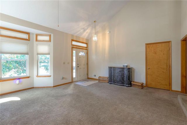 117 Tess Drive, Lee's Summit, MO 64081