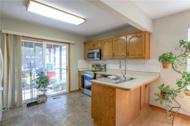 117 Tess Drive, Lee's Summit, MO 64081