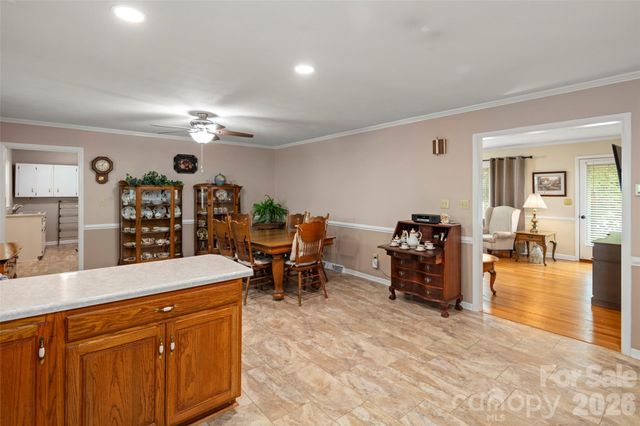 83 Honeysuckle Lane, Burnsville, NC 28714
