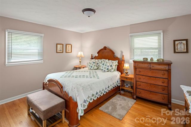 83 Honeysuckle Lane, Burnsville, NC 28714