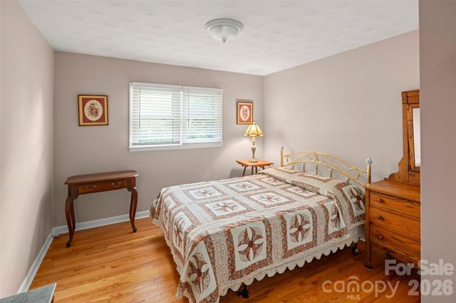 83 Honeysuckle Lane, Burnsville, NC 28714