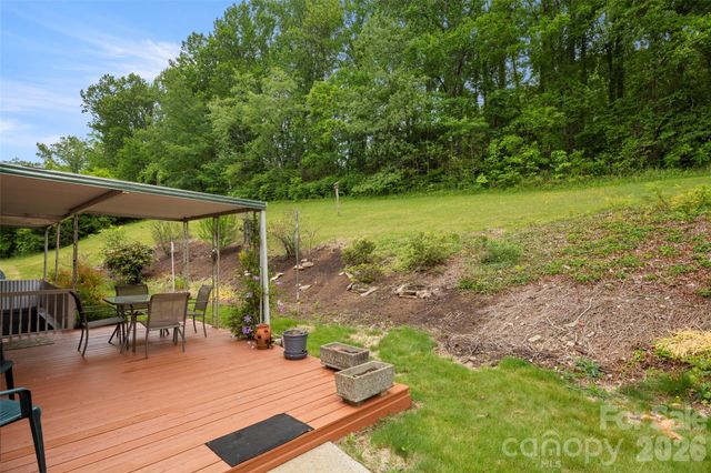 83 Honeysuckle Lane, Burnsville, NC 28714