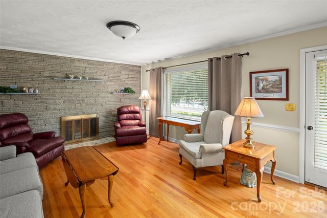 83 Honeysuckle Lane, Burnsville, NC 28714