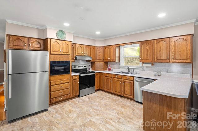 83 Honeysuckle Lane, Burnsville, NC 28714