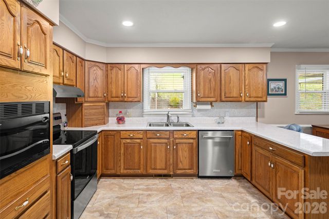 83 Honeysuckle Lane, Burnsville, NC 28714