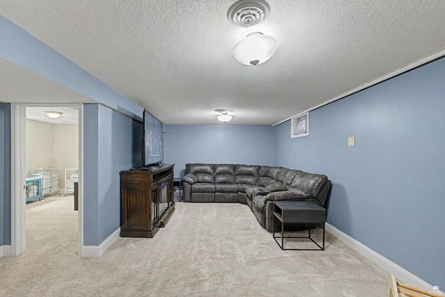 808 Brockman Circle, Manhattan, KS 66502