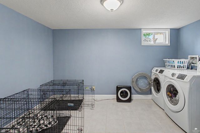 808 Brockman Circle, Manhattan, KS 66502