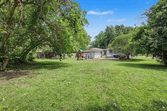 808 Brockman Circle, Manhattan, KS 66502