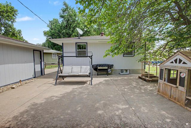 808 Brockman Circle, Manhattan, KS 66502