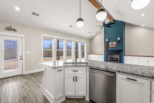 9 Wedgewood Dr, Greenbrier, AR 72058