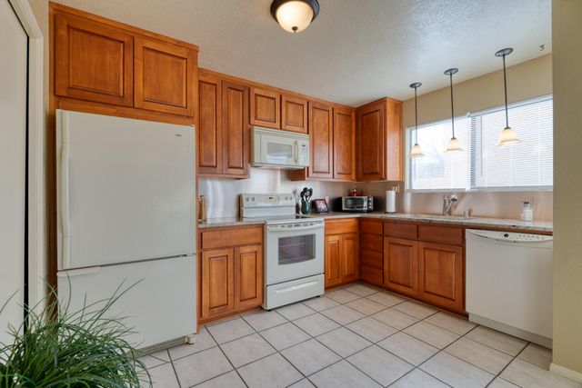 10277 Las Casitas Court NE, Albuquerque, NM 87111