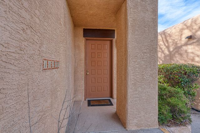 10277 Las Casitas Court NE, Albuquerque, NM 87111