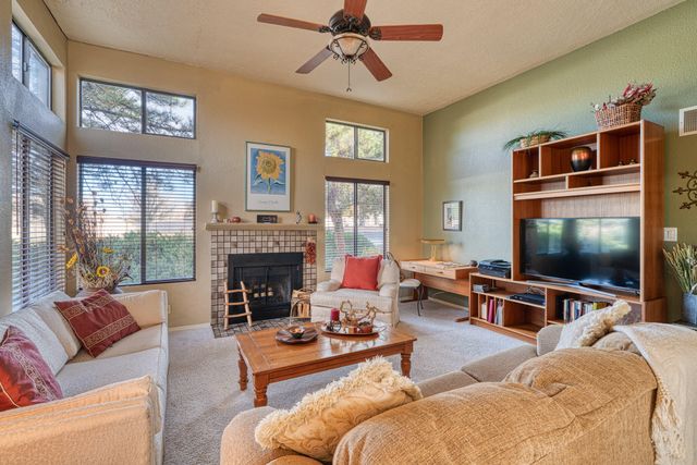 10277 Las Casitas Court NE, Albuquerque, NM 87111
