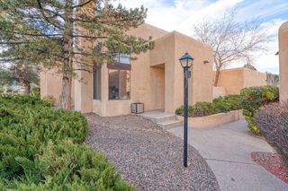 10277 Las Casitas Court NE, Albuquerque, NM 87111