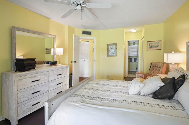 3755 VIA POINCIANA 402, Lake Worth, FL 33467