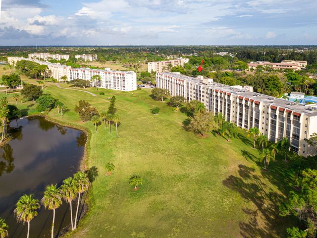3755 VIA POINCIANA 402, Lake Worth, FL 33467