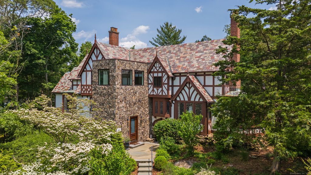 179 Compo Road South, Westport, CT 06880