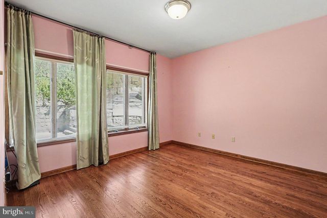 8406 CATHEDRAL FOREST DR, Fairfax Station, VA 22039