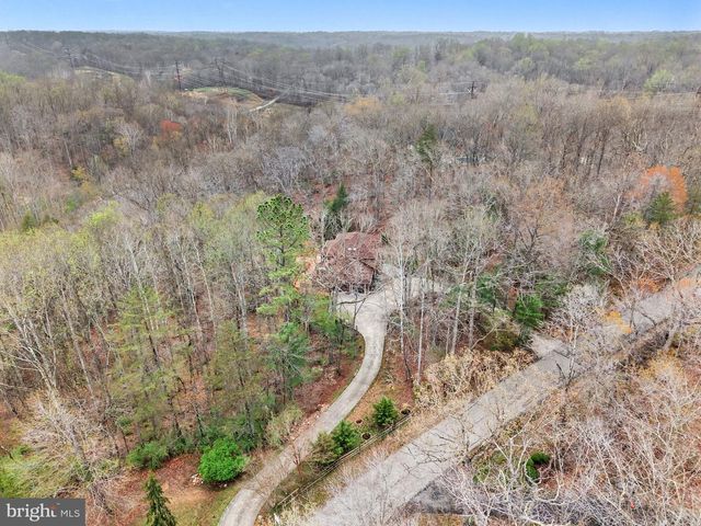 8406 CATHEDRAL FOREST DR, Fairfax Station, VA 22039