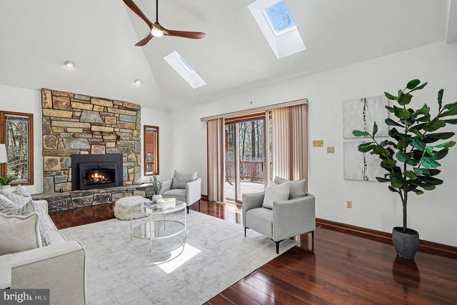 8406 CATHEDRAL FOREST DR, Fairfax Station, VA 22039