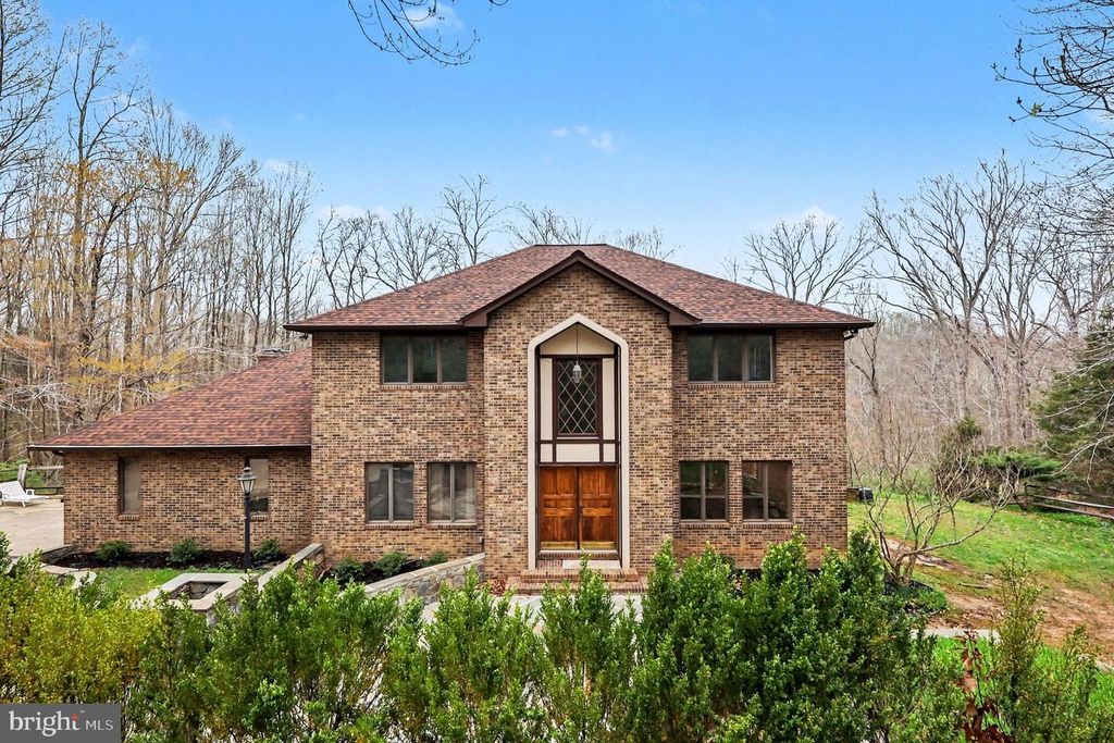 8406 CATHEDRAL FOREST DR, Fairfax Station, VA 22039