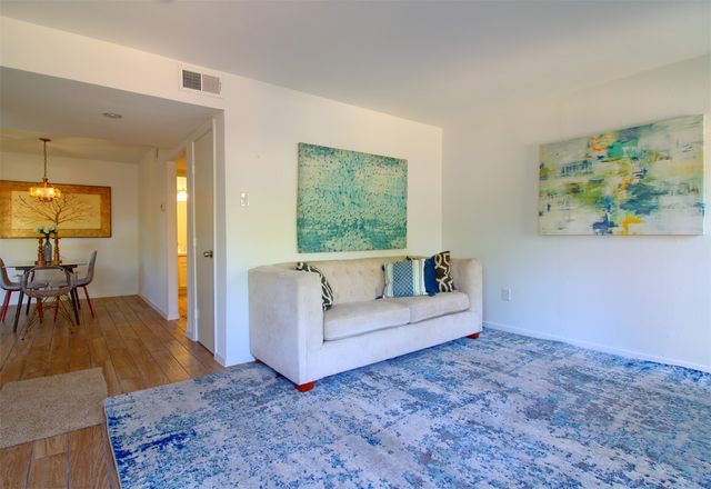 7510 Holly Hill Drive 105, Dallas, TX 75231