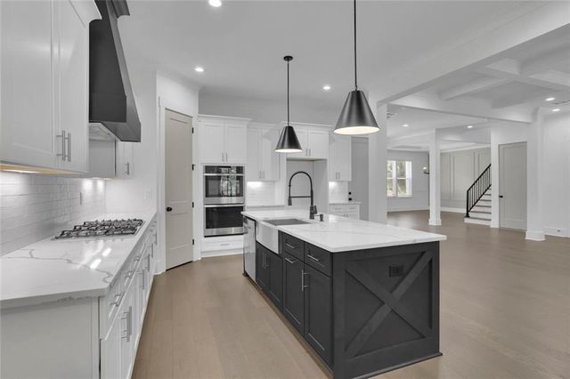 6181 Shoreland Circle, Buford, GA 30518
