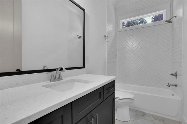 6181 Shoreland Circle, Buford, GA 30518