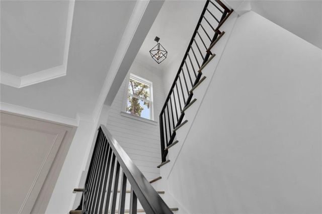 6181 Shoreland Circle, Buford, GA 30518