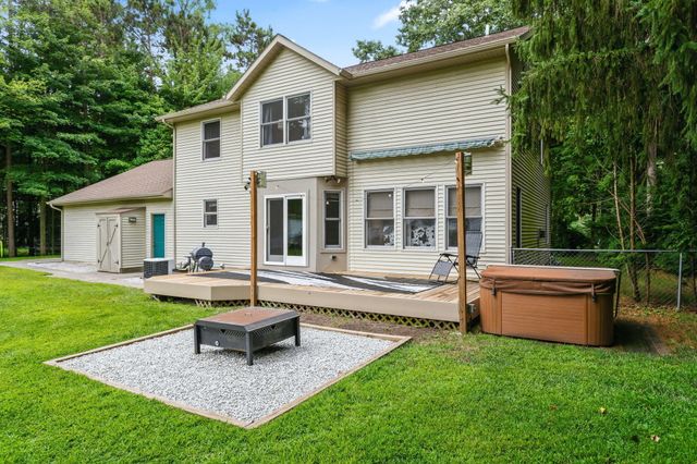 15250 Hofma Drive, Grand Haven, MI 49417