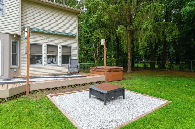 15250 Hofma Drive, Grand Haven, MI 49417