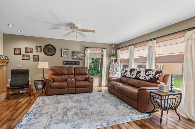 15250 Hofma Drive, Grand Haven, MI 49417