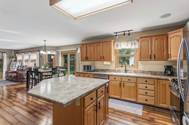 15250 Hofma Drive, Grand Haven, MI 49417