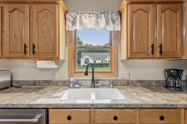 15250 Hofma Drive, Grand Haven, MI 49417