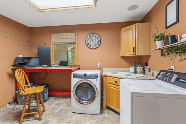 15250 Hofma Drive, Grand Haven, MI 49417