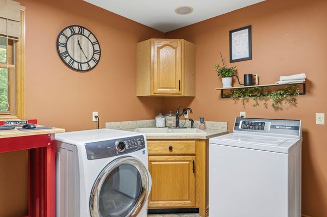 15250 Hofma Drive, Grand Haven, MI 49417