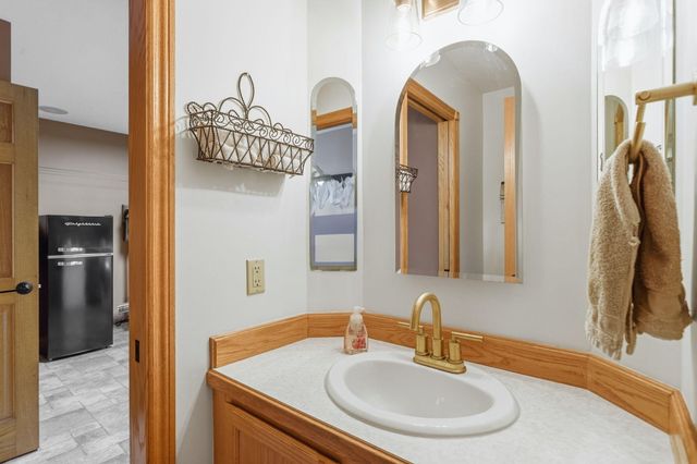 15250 Hofma Drive, Grand Haven, MI 49417