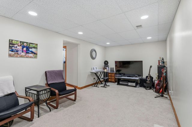 15250 Hofma Drive, Grand Haven, MI 49417