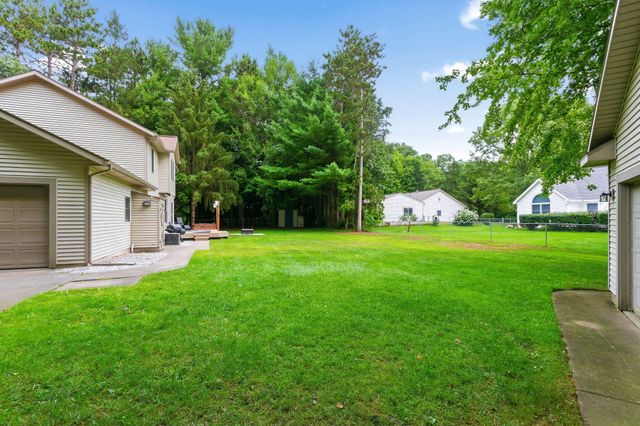 15250 Hofma Drive, Grand Haven, MI 49417