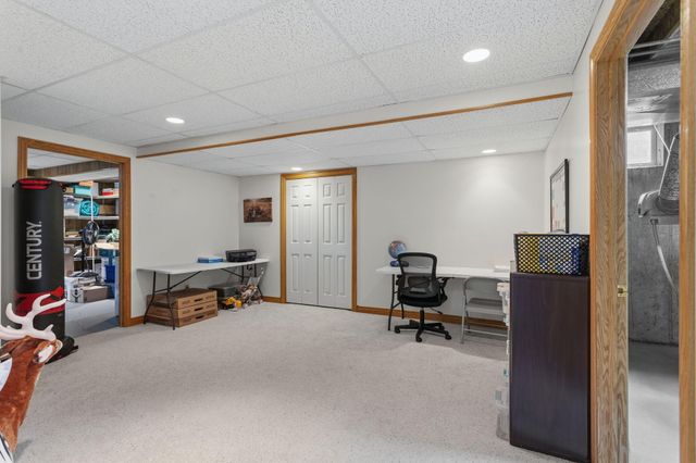 15250 Hofma Drive, Grand Haven, MI 49417