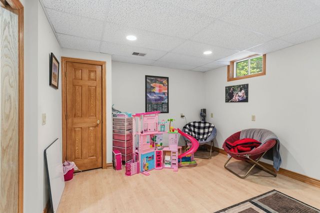 15250 Hofma Drive, Grand Haven, MI 49417