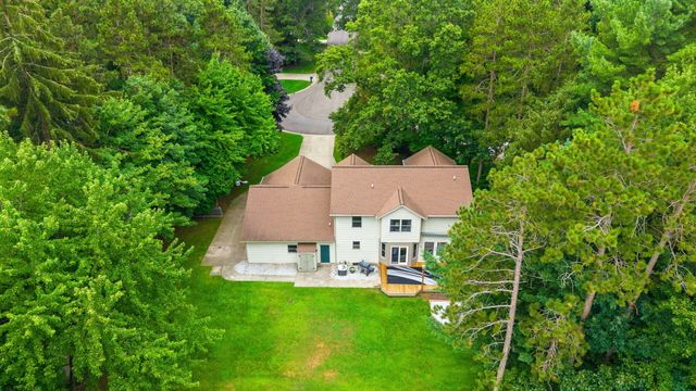 15250 Hofma Drive, Grand Haven, MI 49417