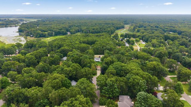 15250 Hofma Drive, Grand Haven, MI 49417