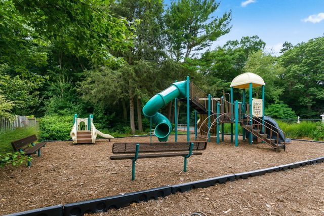 15250 Hofma Drive, Grand Haven, MI 49417